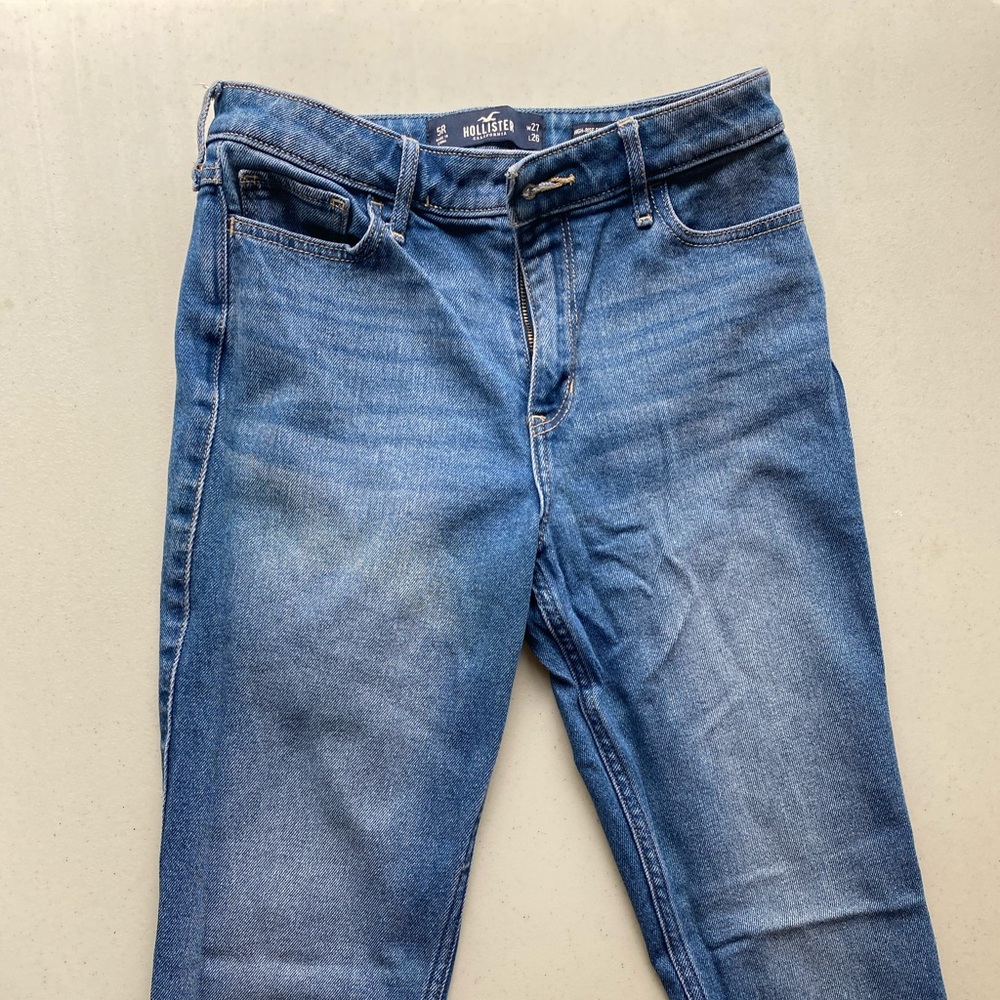 Hollister High Rise Super Skinny Crop jeans.